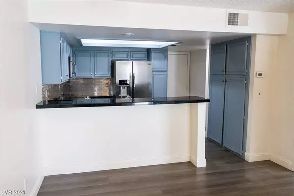 8901 Antioch Way, Las Vegas, NV 89117