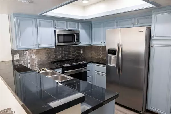 8901 Antioch Way, Las Vegas, NV 89117
