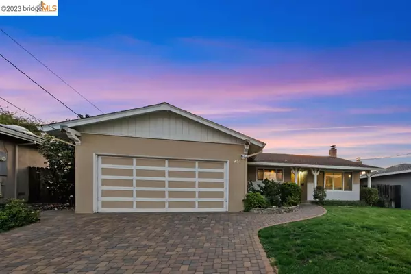 917 Las Pavadas Ave, San Rafael, CA 94903