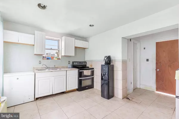 10 ROSELAWN AVE, Wilmington, DE 19805