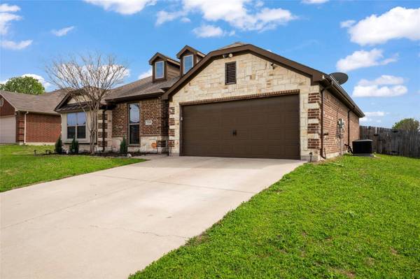 1318 Yukon Drive, Midlothian, TX 76065