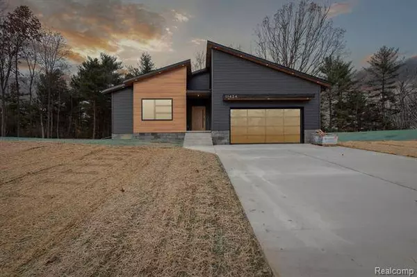 10538 PINE VALLEY Drive, Grand Blanc, MI 48439