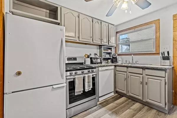 117 Richardson Ave, Dracut, MA 01826