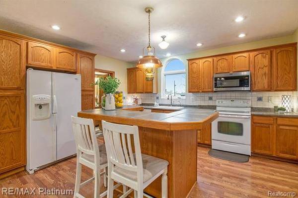 9900 PIERSON Road, Fowlerville, MI 48836