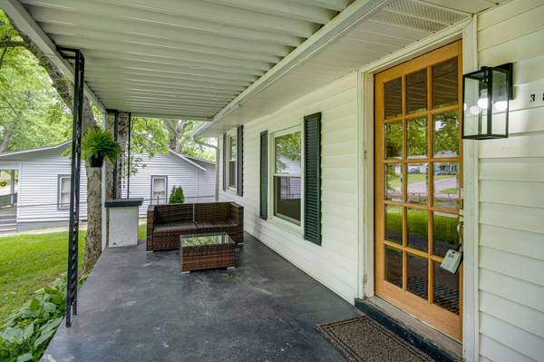 3851 Saunders Ave, Nashville, TN 37216