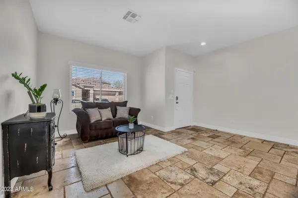 1703 W AMBERWOOD Drive, Phoenix, AZ 85045