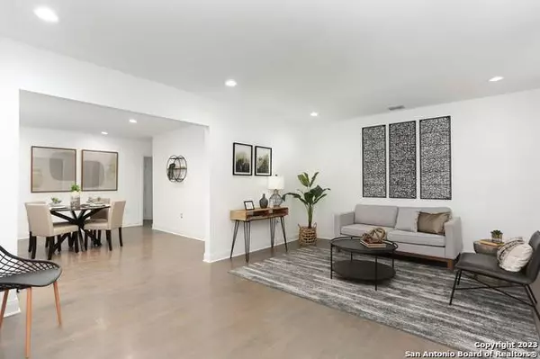 417 ALEXANDER HAMILTON DR, San Antonio, TX 78228-3126