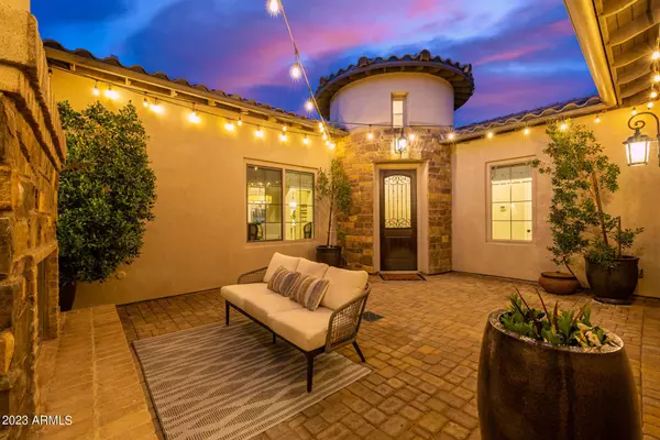 6328 W FETLOCK Trail, Phoenix, AZ 85083