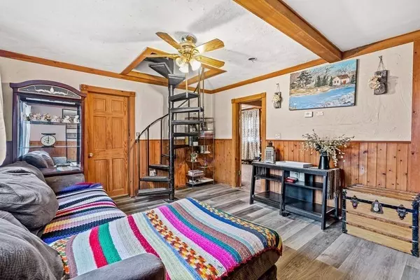 117 Richardson Ave, Dracut, MA 01826