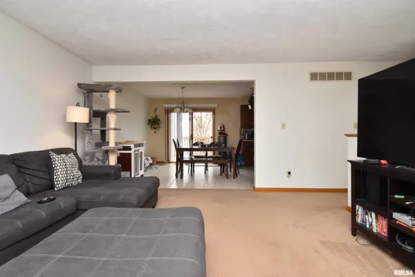 125 SHOSHONE DR, East Peoria, IL 61611