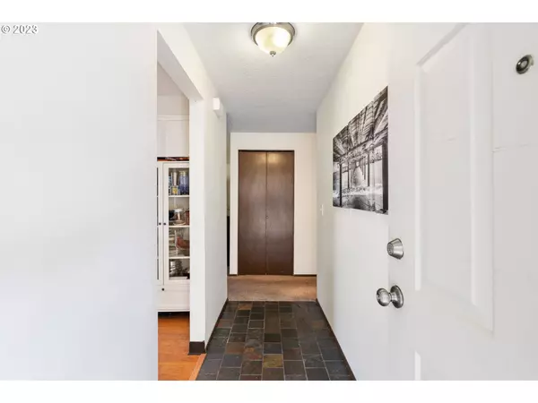 20985 SW ROCK RD, Beaverton, OR 97003