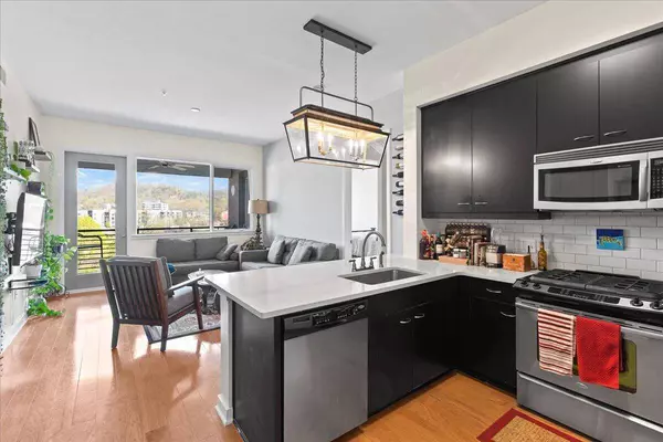 200 Manufacturers Rd #Apt 432, Chattanooga, TN 37405