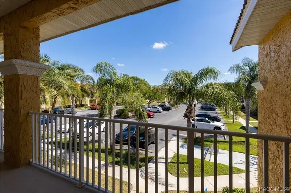 21012 Picasso CT #J205, Land 0 Lakes, FL 34637