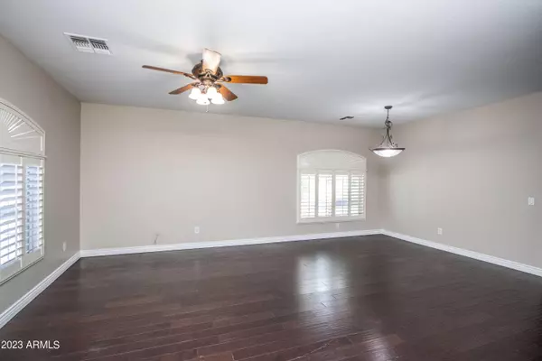 31764 N ROYAL OAK Way, San Tan Valley, AZ 85143