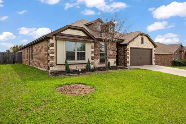 1318 Yukon Drive, Midlothian, TX 76065