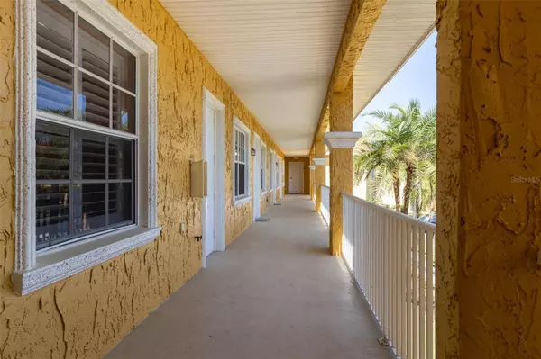 21012 PICASSO CT #J205, Land O Lakes, FL 34637