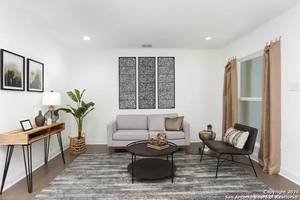 417 ALEXANDER HAMILTON DR, San Antonio, TX 78228-3126