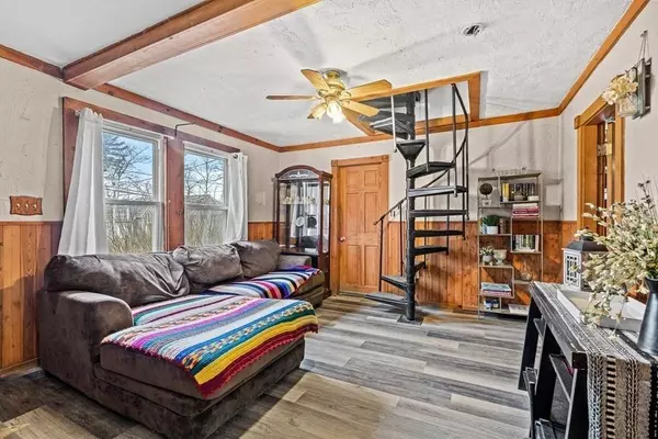 117 Richardson Ave, Dracut, MA 01826