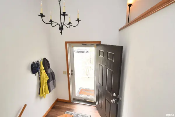 125 SHOSHONE DR, East Peoria, IL 61611