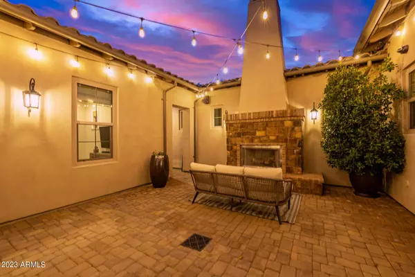 6328 W FETLOCK Trail, Phoenix, AZ 85083