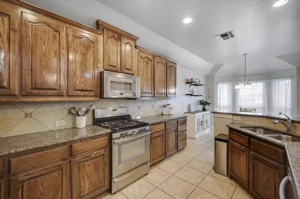 1208 Hidden Creek Drive, Royse City, TX 75189