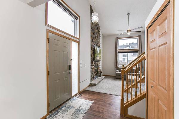 6820 Meadow Grass LN S, Cottage Grove, MN 55016