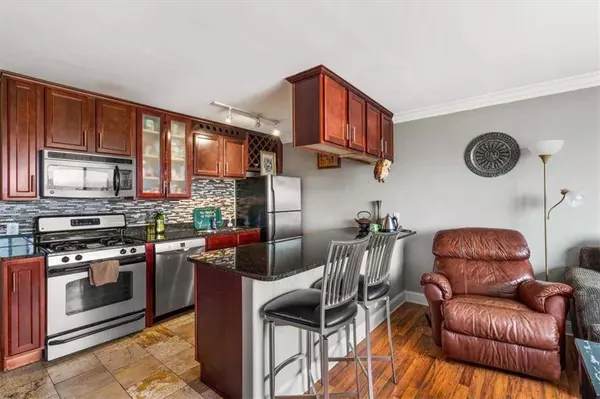 700 E 8th ST #12R, Kansas City, MO 64106