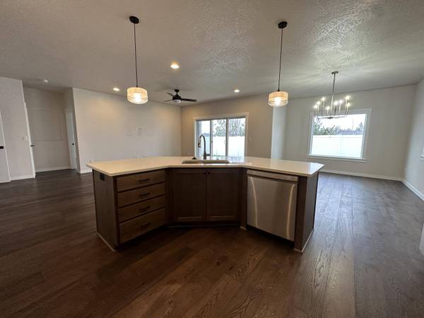 3719 Harper WAY, Medford, OR 97504