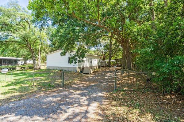 250 GRAND AVE, Masaryktown, FL 34604