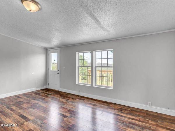 4925 Lonesome Pine Tr, Greeneville, TN 37745