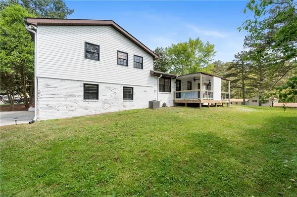 6430 Wells CIR, Douglasville, GA 30135