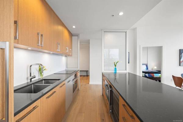 391 Tyee Rd #104, Victoria, BC V9A 0A9