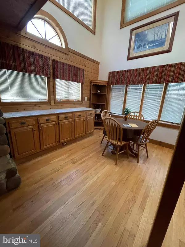 614 LOCUST LN, State College, PA 16801