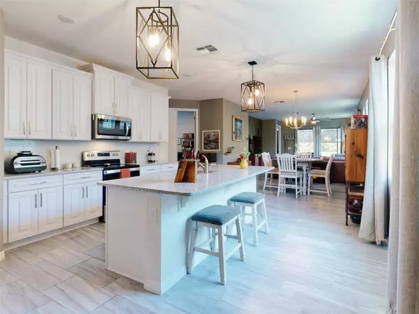 17346 BLAZING STAR CIR, Clermont, FL 34714