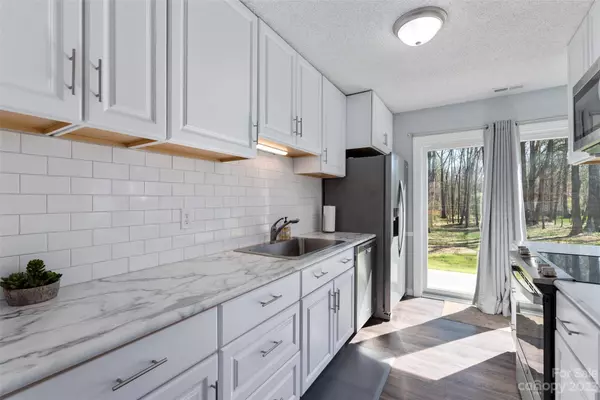 304 Maple Grove Church RD, Matthews, NC 28104