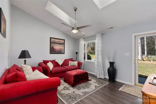 304 Maple Grove Church RD, Matthews, NC 28104