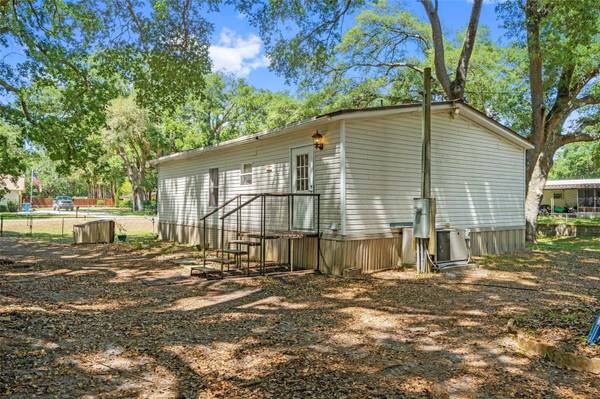 250 GRAND AVE, Masaryktown, FL 34604