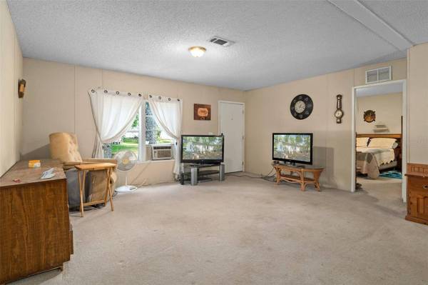 250 GRAND AVE, Masaryktown, FL 34604