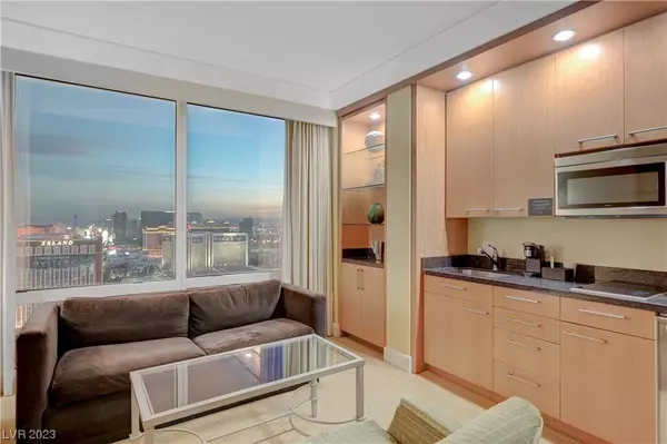 2000 N Fashion Show Drive #4727, Las Vegas, NV 89109