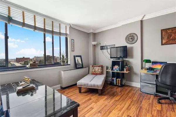 700 E 8th ST #12R, Kansas City, MO 64106