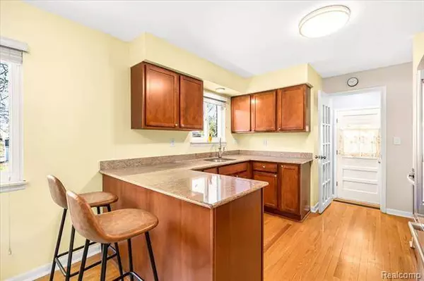 3437 DURHAM Road, Royal Oak, MI 48073