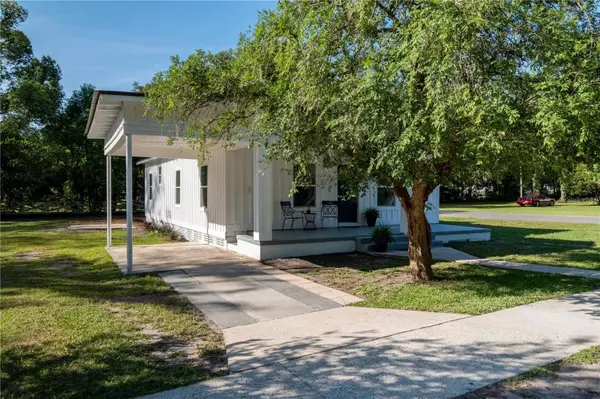 207 SE 1ST AVE, Williston, FL 32696