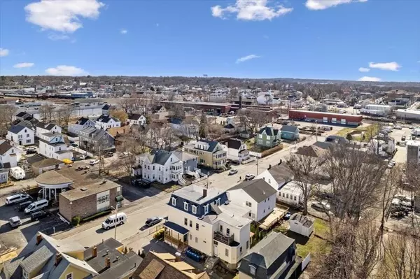 32 Abbott St, Lawrence, MA 01843