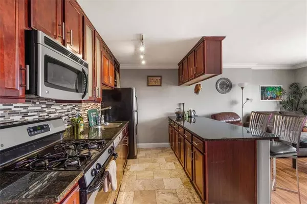 700 E 8th ST #12R, Kansas City, MO 64106