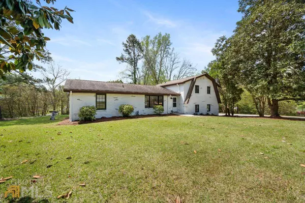 6430 Wells CIR, Douglasville, GA 30135