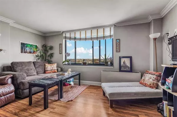 700 E 8th ST #12R, Kansas City, MO 64106