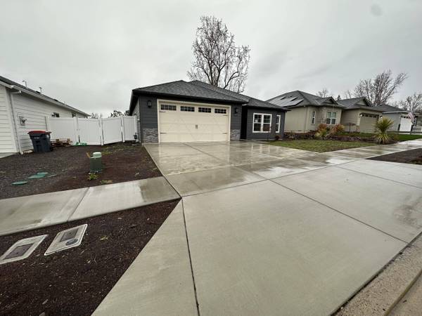 3719 Harper WAY, Medford, OR 97504