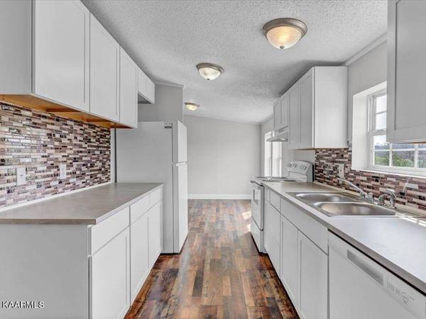 4925 Lonesome Pine Tr, Greeneville, TN 37745