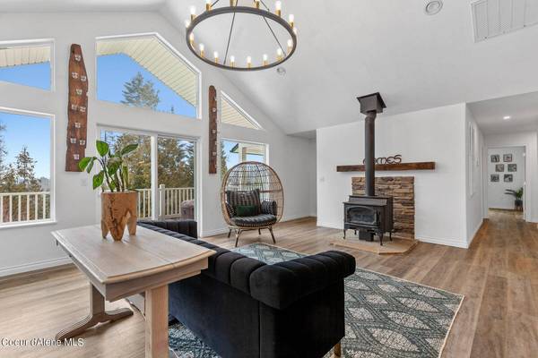 23419 N Derting Road, Hayden, ID 83835