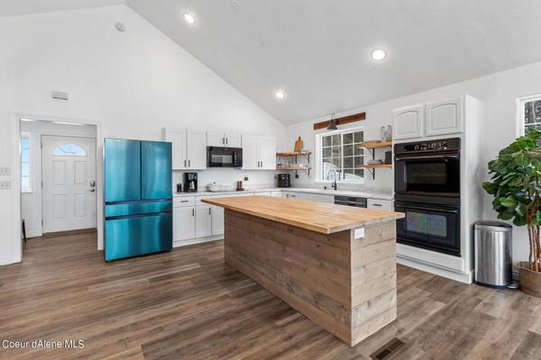 23419 N Derting Road, Hayden, ID 83835